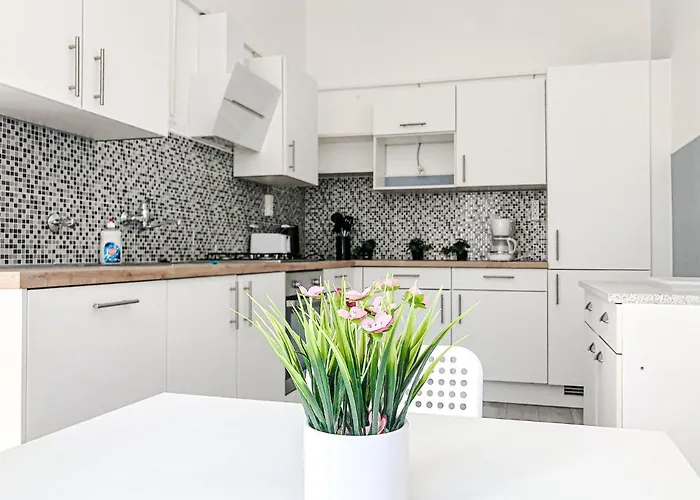 Apartment Amazing 2br Apt, Near Akh-perfect For Groups