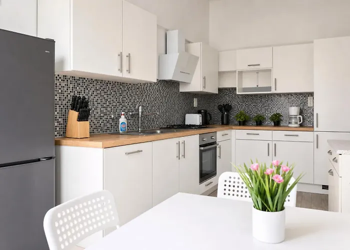 Amazing 2br Apt, Near Akh-perfect For Groups Apartment